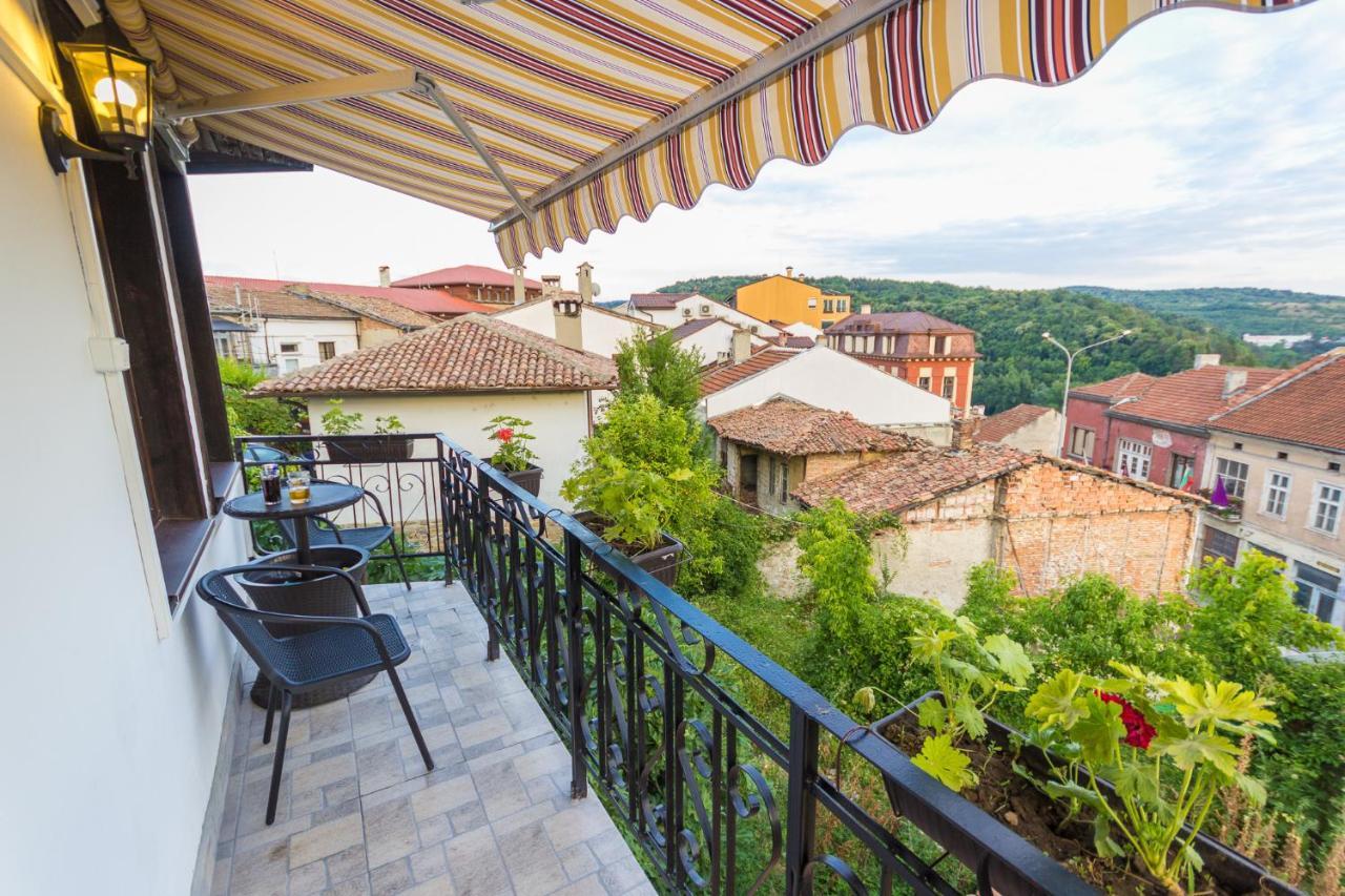 Apartment Zdravets, In The Heart Of The Old City Weliko Tarnowo Exterior foto